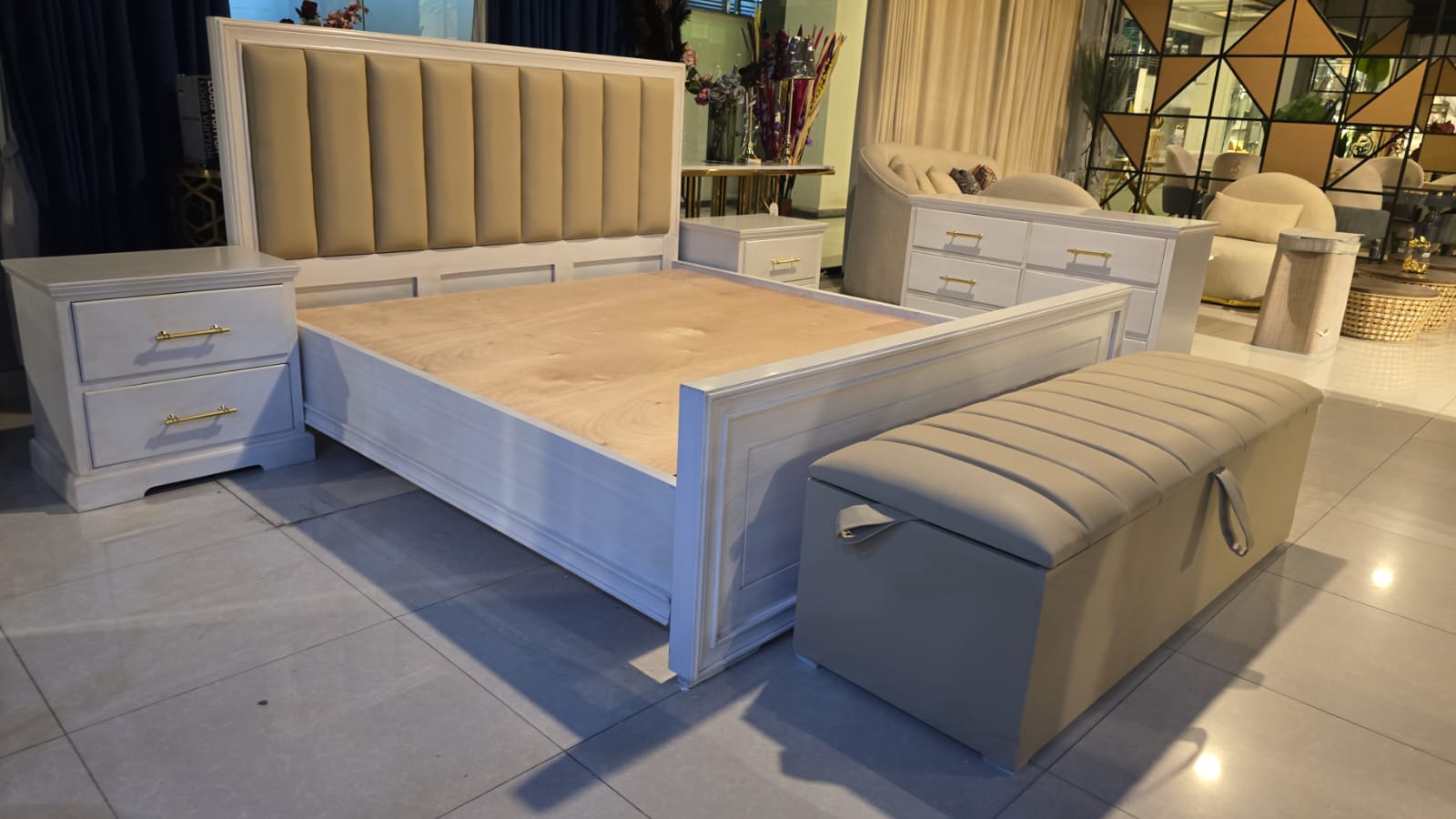 Bed Set Contemporary Local 2-001