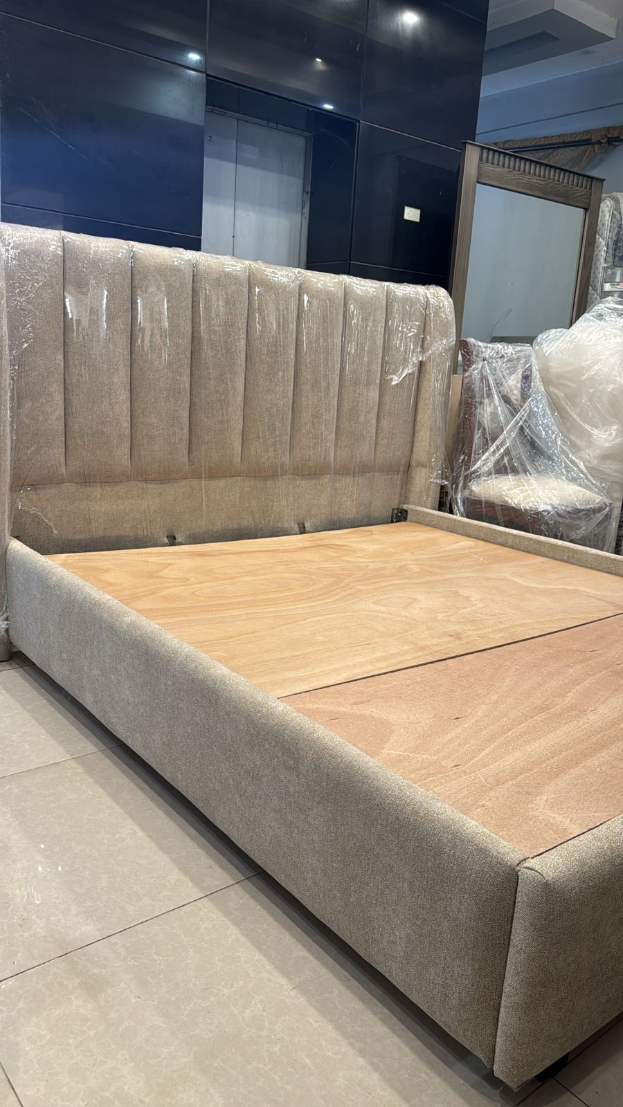Bed Set Contemporary Local 2-015