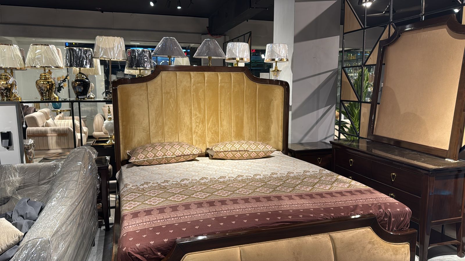 Bed Set Contemporary Local 2-002