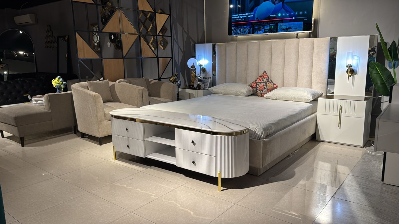Bed Set Contemporary Local 2-020
