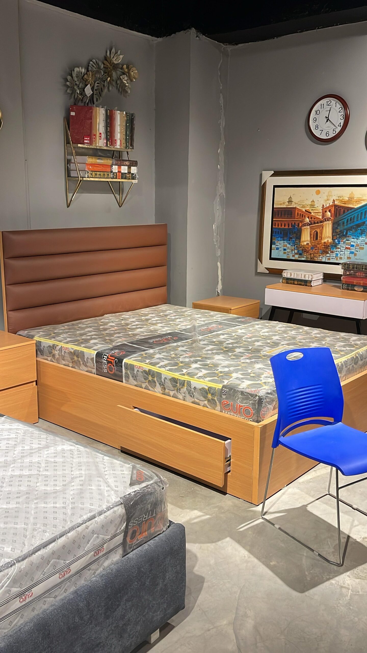 Bed Set Contemporary Local 2-003