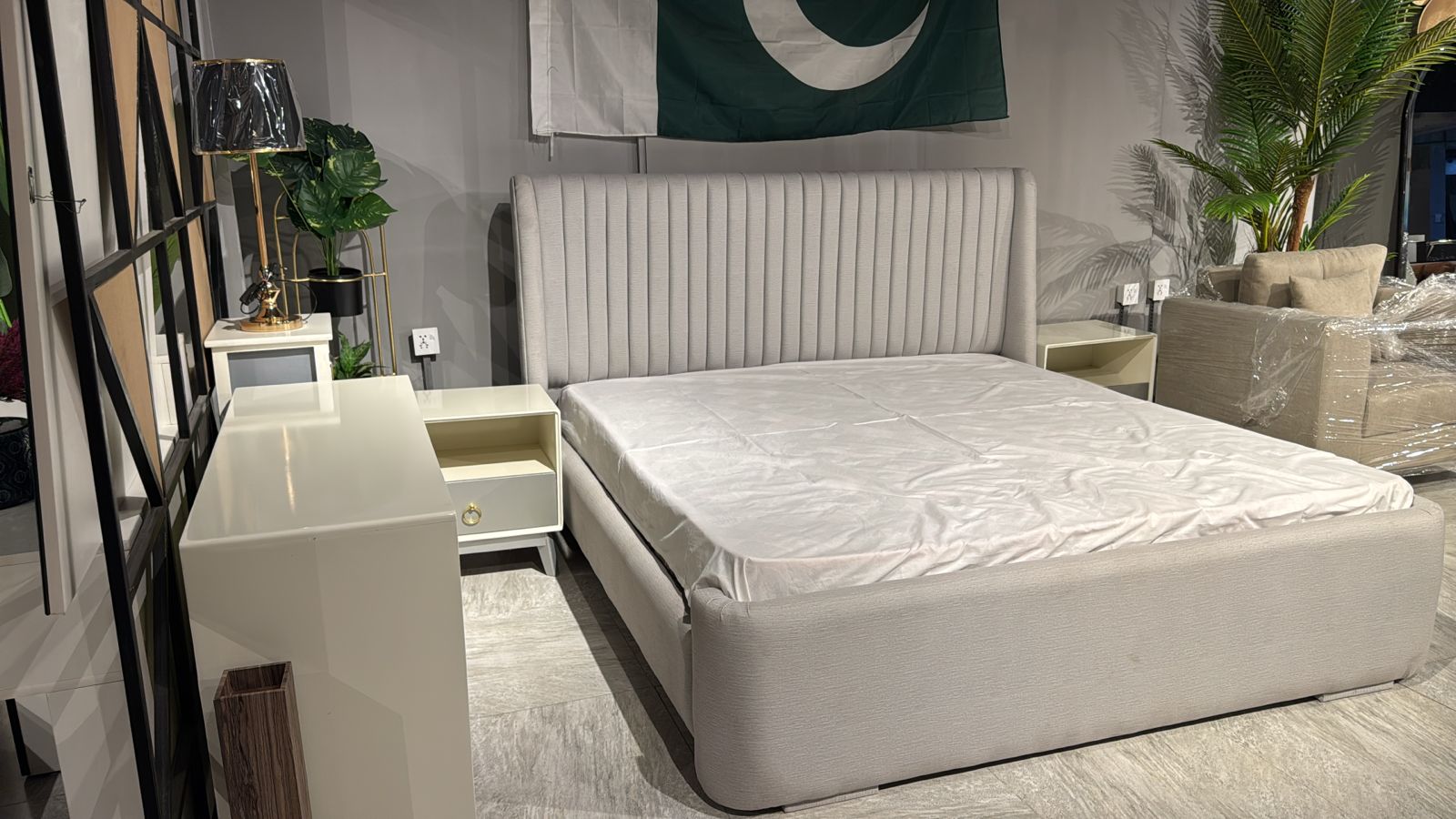 Bed Set Contemporary Local 2-007