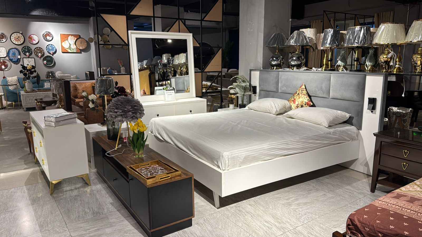Bed Set Contemporary Local 2-008