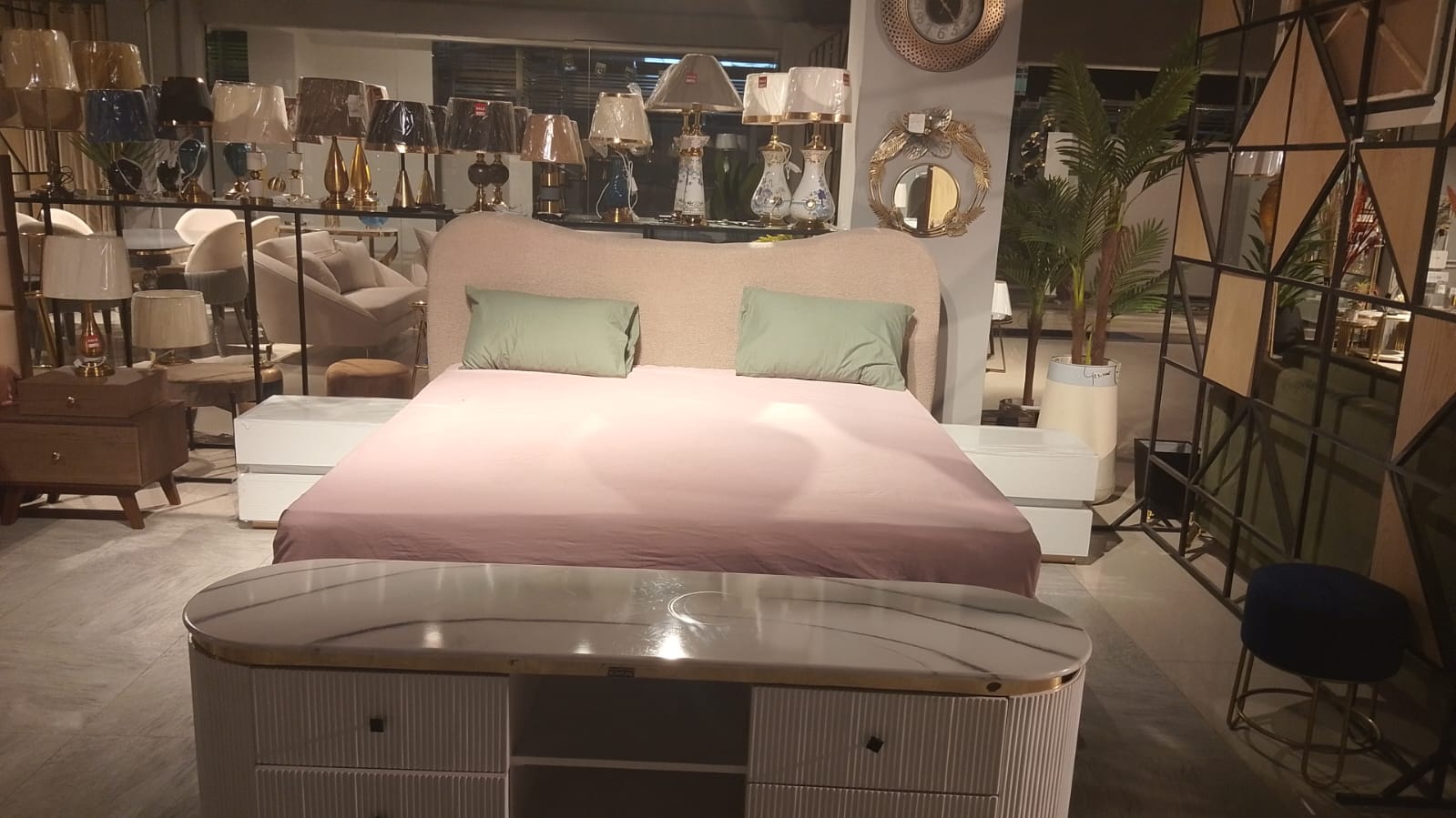 Bed Set Contemporary Local 2-032